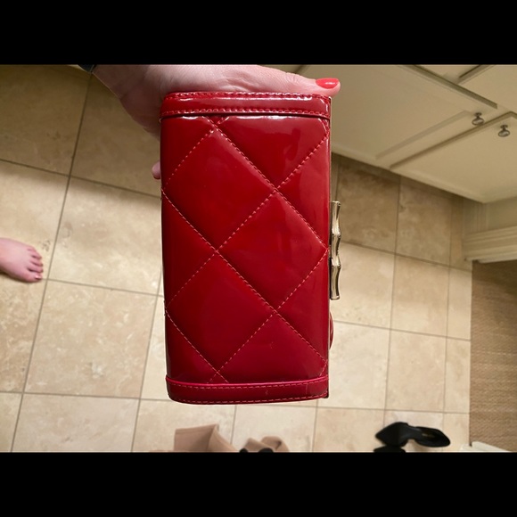 Elaine Turner red patent clutch with rose - Picture 3 of 3